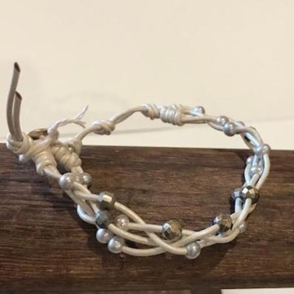 CHAN LUU GREY PEARL SINGLE STRAND BRACELET/PEARL LEATHER, BS-5539, NEW - Picture 3 of 4